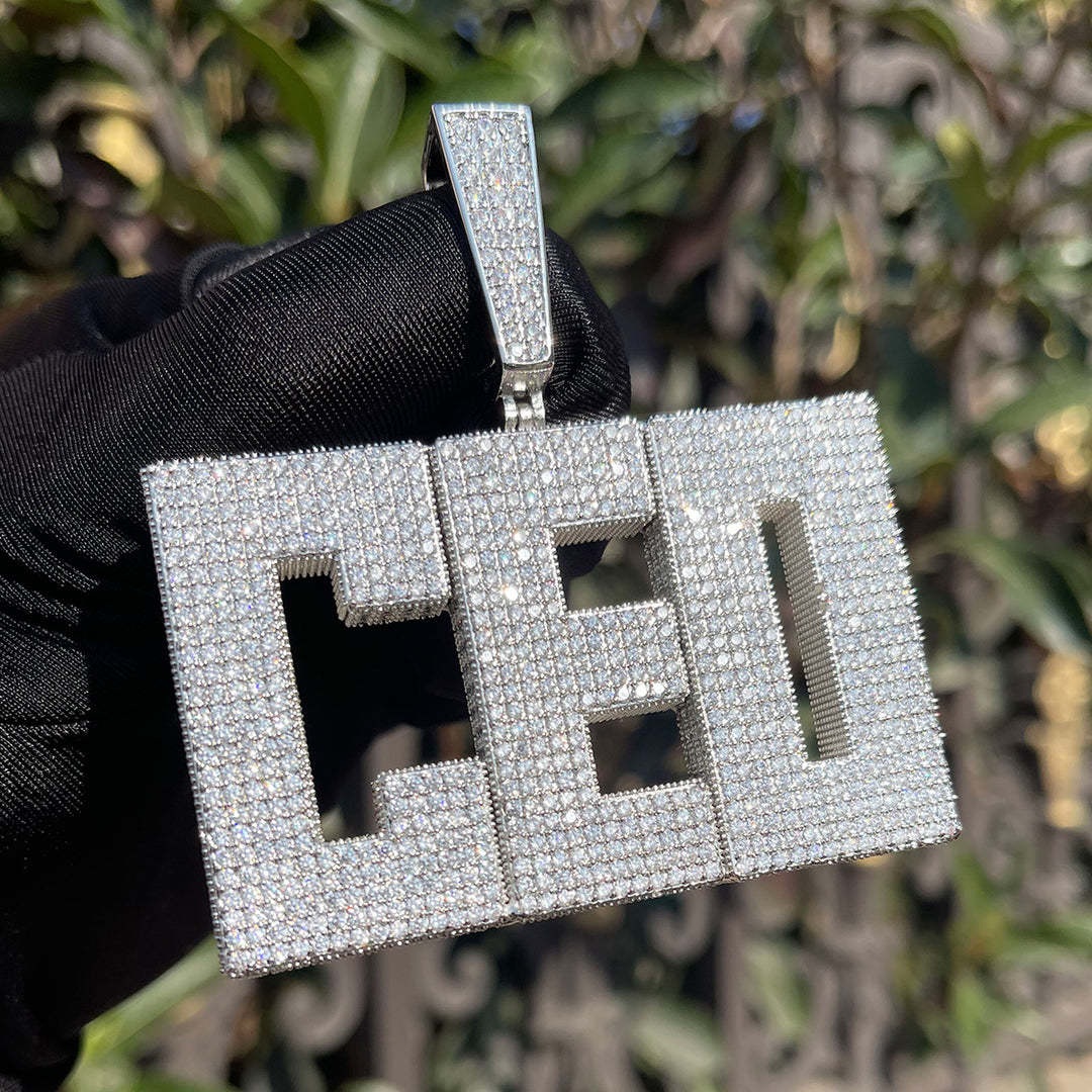 NEW | Solid Edition Iced Out Personalized Custom Name Necklace Pendant